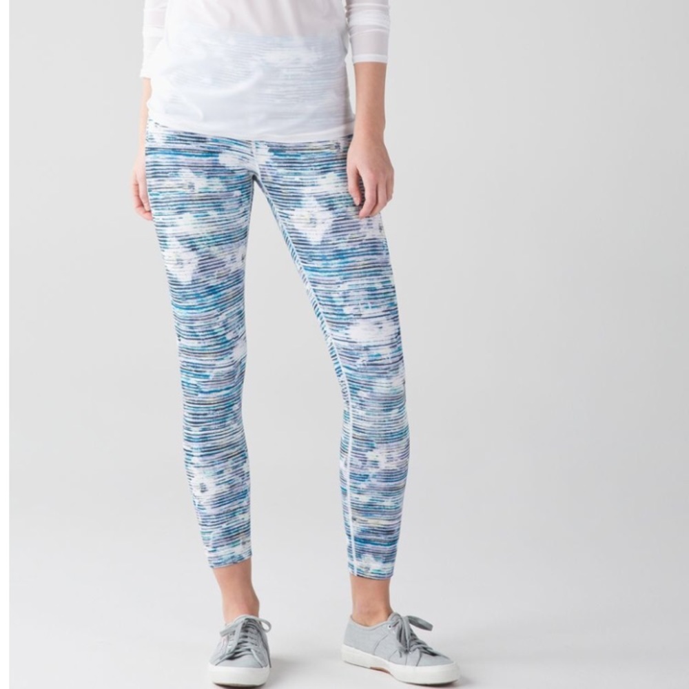 Lululemon blue blurry belle multi legging